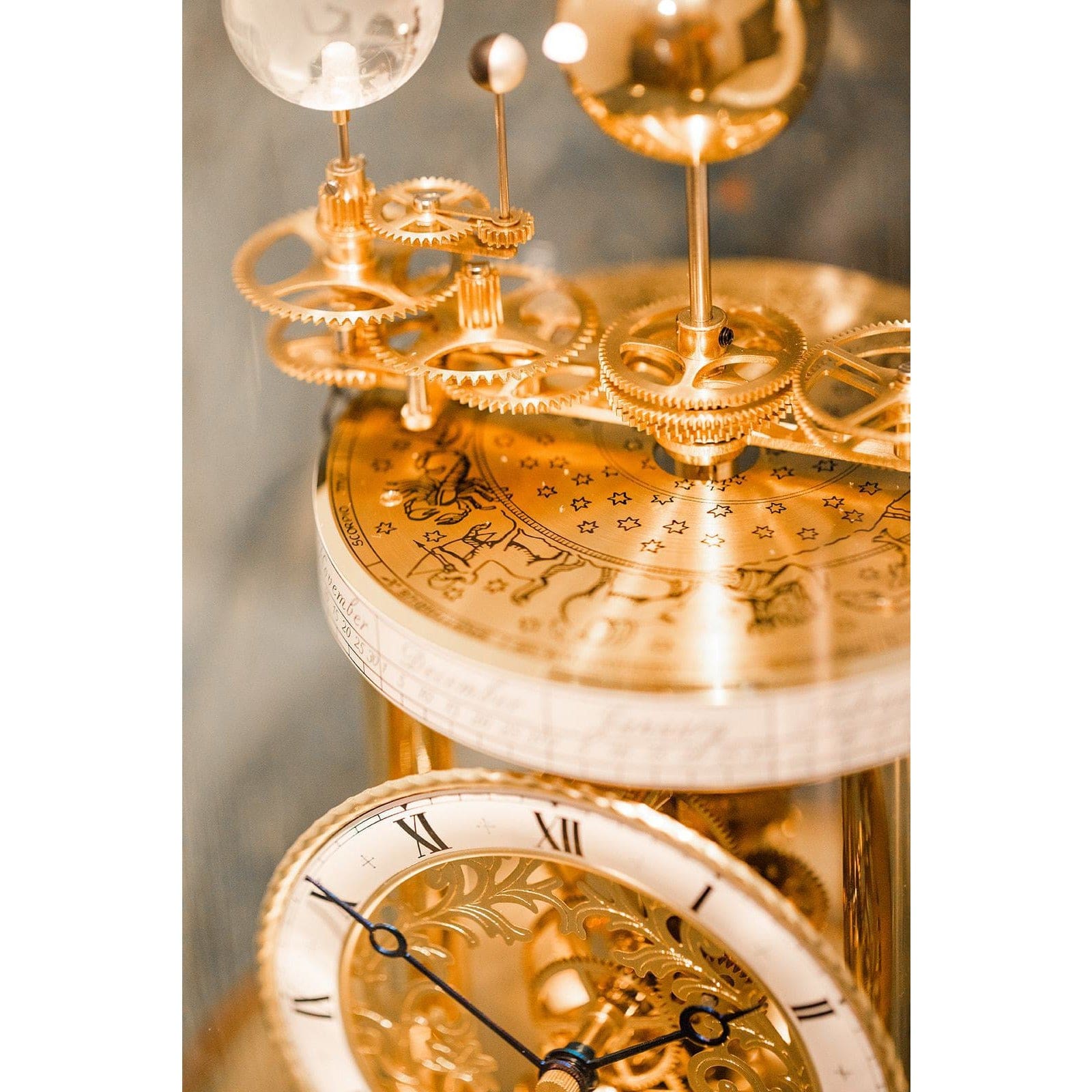 hermle-mantel-clock-astrolabium-quartz-mahogany-22836072987 – 2.0