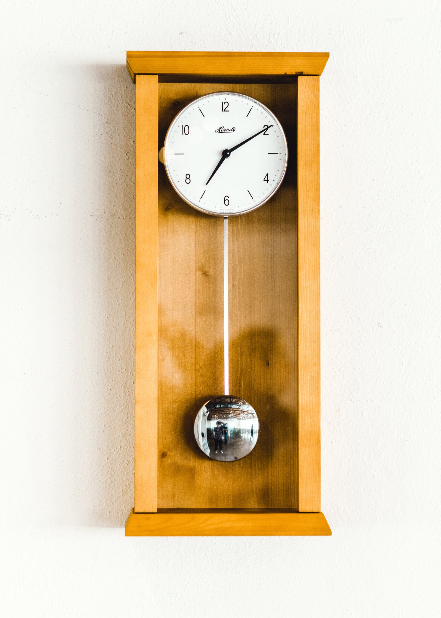 hermle-wall-clock-arden-quartz-only-pendulum-dark-oak-71002n42200