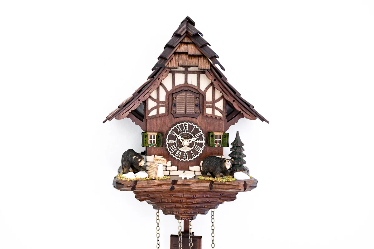 hermle-cuckoo-wall-clock-baiersdorf-54000-detail