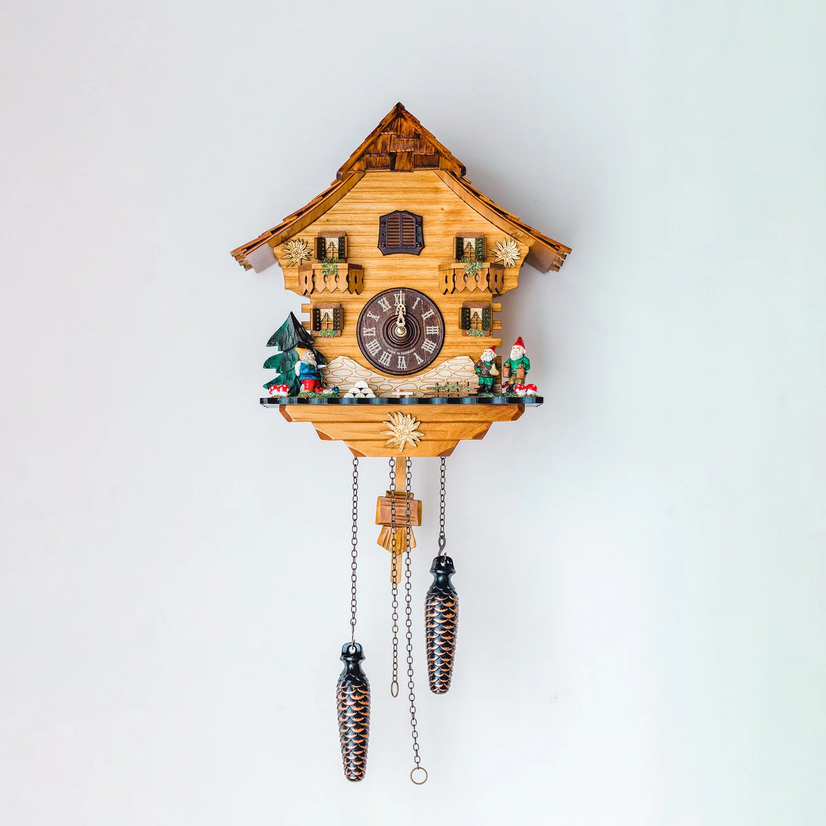 hermle-cuckoo-wall-clock-neustadt-43000