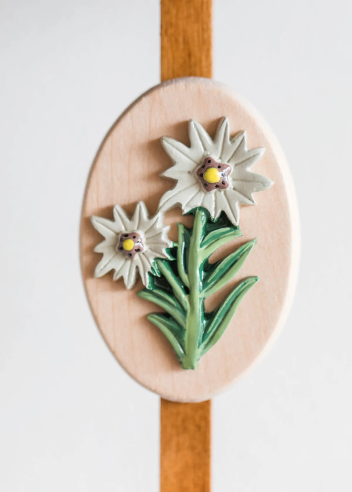 hermle-cuckoo-wall-clock-phillip-77000-detail2