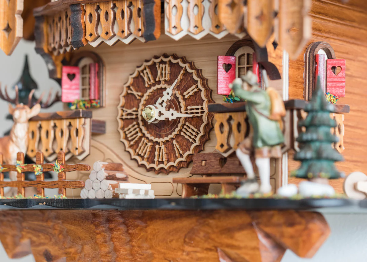 hermle-cuckoo-wall-clock-rheinberg-64000-detail2